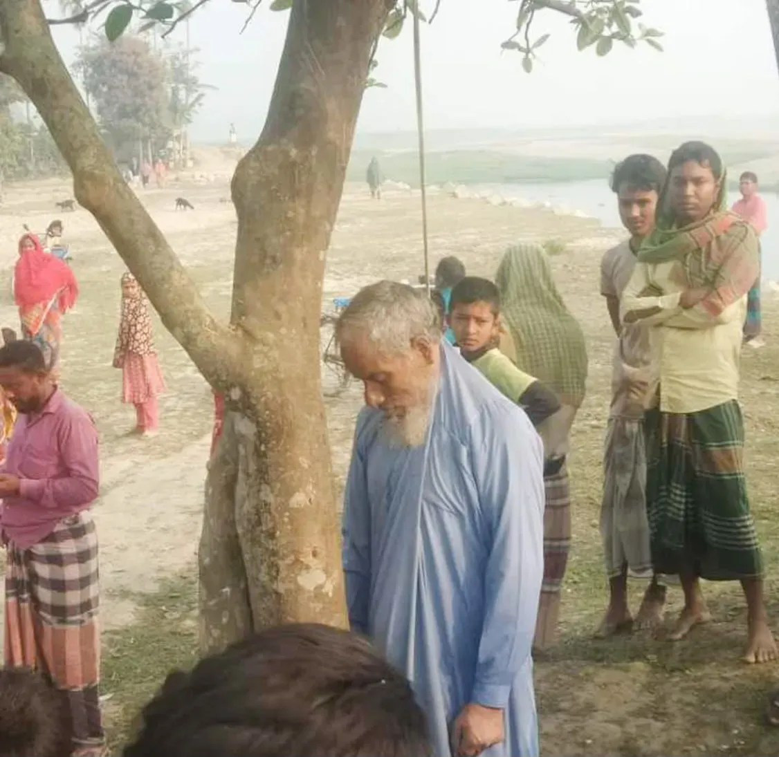 কুড়িগ্রামে অজ্ঞাত বৃদ্ধের ঝুলন্ত মরদেহ উদ্ধার