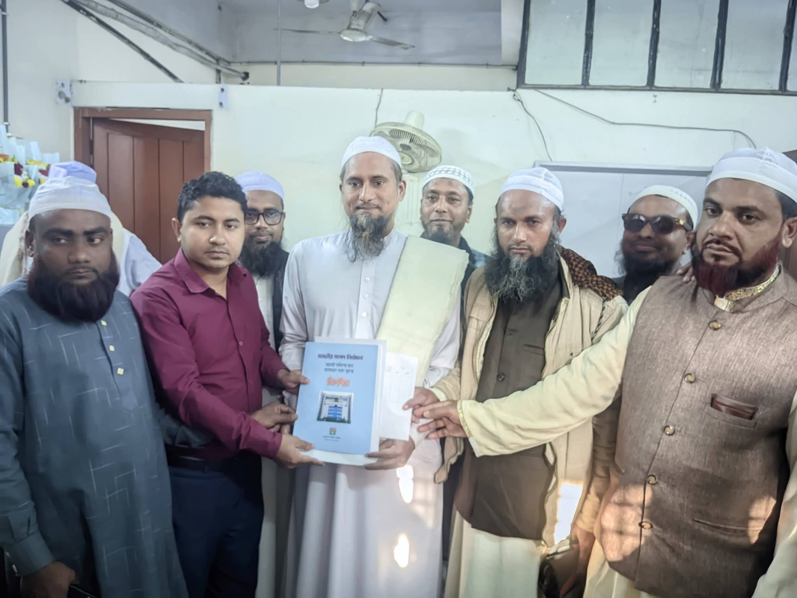 হাতপাখার অগ্রযাত্রা: কিশোরগঞ্জ-৩ আসনে মনোনয়নপত্র সংগ্রহ করলেন জননেতা আলমগীর হোসাইন তালুকদার