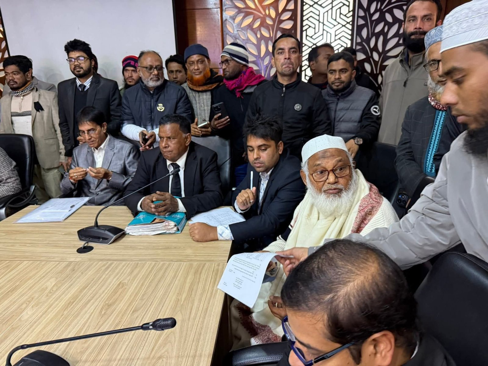 কিশোরগঞ্জ-১: জামায়াত প্রার্থী অধ্যক্ষ মোসাদ্দেক ভূঁইয়ার মনোনয়নপত্র বৈধ, নির্বাচনী মাঠে নতুন মেরুকরণ