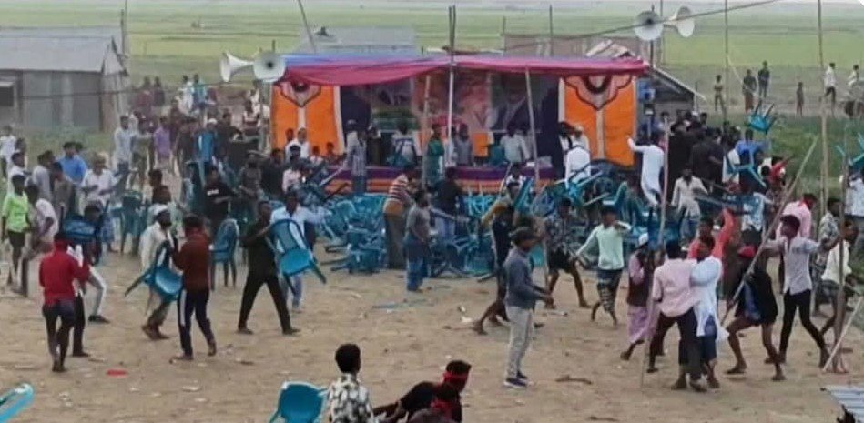অষ্টগ্রামে নির্বাচনী জনসভায় বিএনপির দুই পক্ষের সংঘর্ষ
