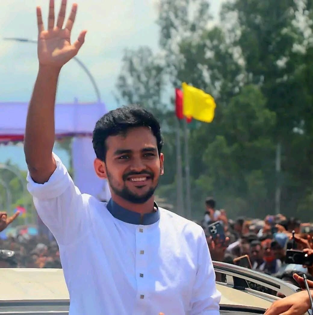 হাদি কে নিয়ে পোস্ট অফিসিয়াল ফেসবুক পেইজ হারালেন সাবেক উপদেষ্টা আসিফ মাহমুদ 