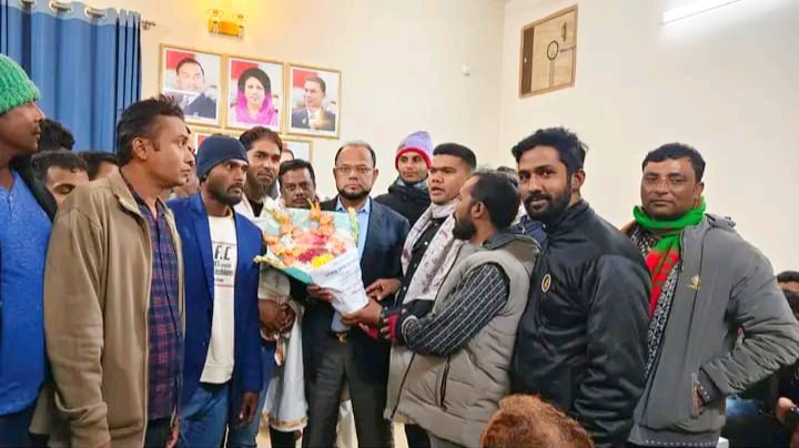 বাংলাদেশ জাতীয়তাবাদী তাঁতী দল ভালুকা উপজেলা শাখার নবগঠিত কমিটির ফুলেল শুভেচ্ছা বিনিময় 