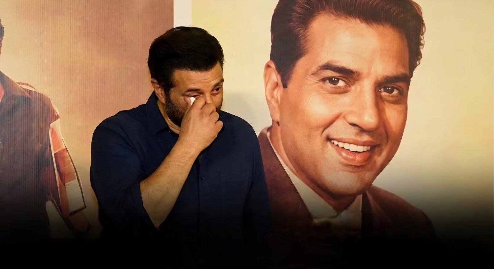 বাবার শেষ ছবির পোস্টারে সানির কান্না