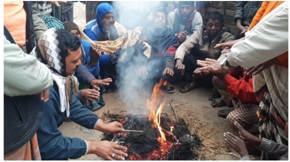 ডুমুরিয়ায় শীতের তীব্রতায় বিপাকে খেটে খাওয়া মানুষ