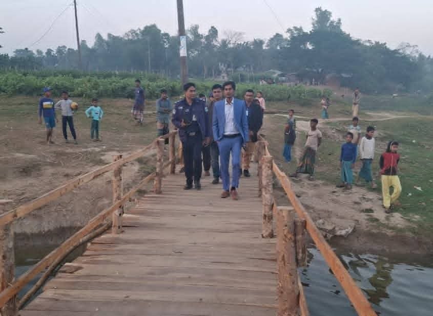 কৈয়ারবিলের খিলছাদক ঘাটে তক্তার ব্রিজ জনসাধারণের জন্য উন্মুক্ত