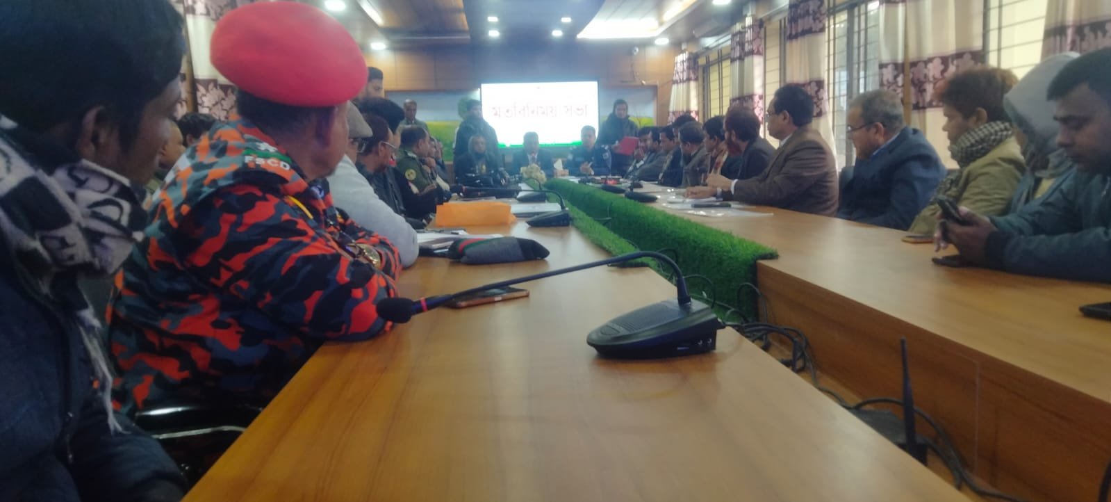 নাচোলে গণভোট ও ত্রয়োদশ জাতীয় সংসদ নির্বাচন উপলক্ষো আইন শৃংখলা সংক্রান্ত মতবিনিময় সভ অনুষ্ঠিত