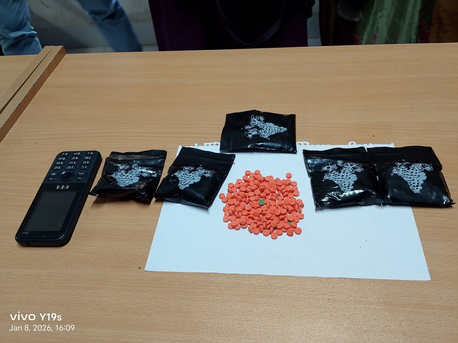 করিমগঞ্জে মাদকবিরোধী অভিযানে ১ হাজার ইয়াবা উদ্ধার, নারী আটক