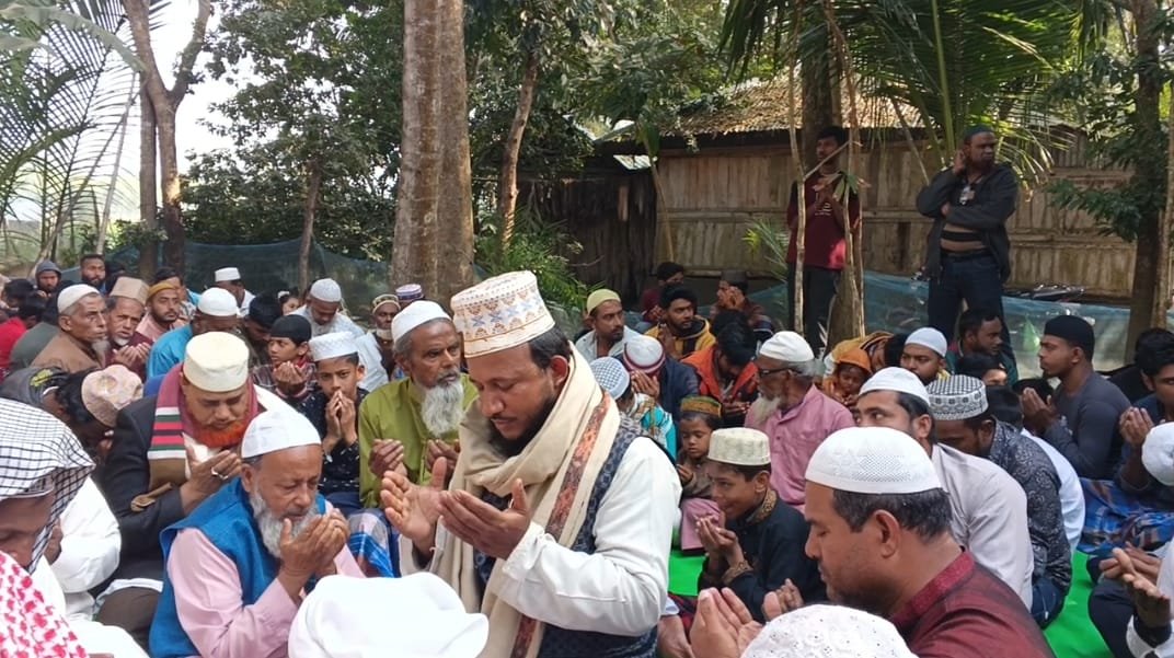 যাত্রাপুর ইউনিয়নের মর্শিতপুরে দোয়া মাহফিল, বক্তব্য ও মোনাজাত করেন ডাক্তার মাওলানা ফেরদৌস আলী