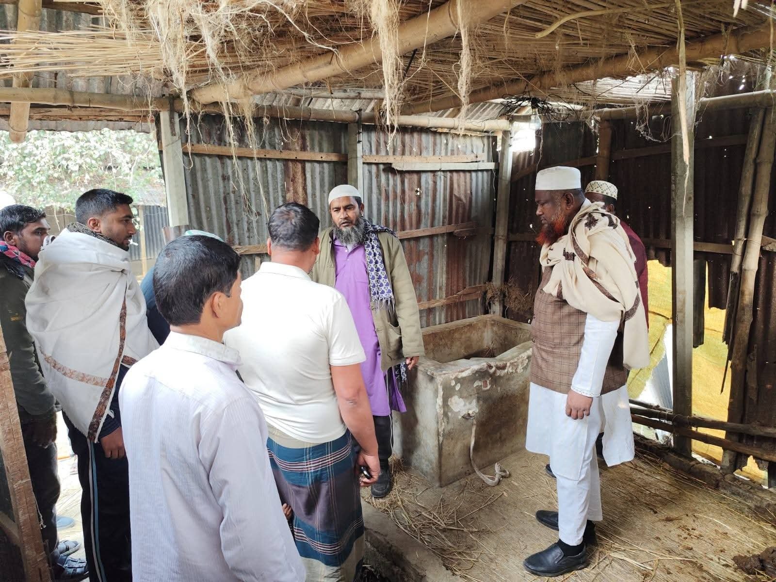 বড়াইগ্রামে গভীর রাতে গরু চুরি, ক্ষতিগ্রস্ত দুই পরিবার
