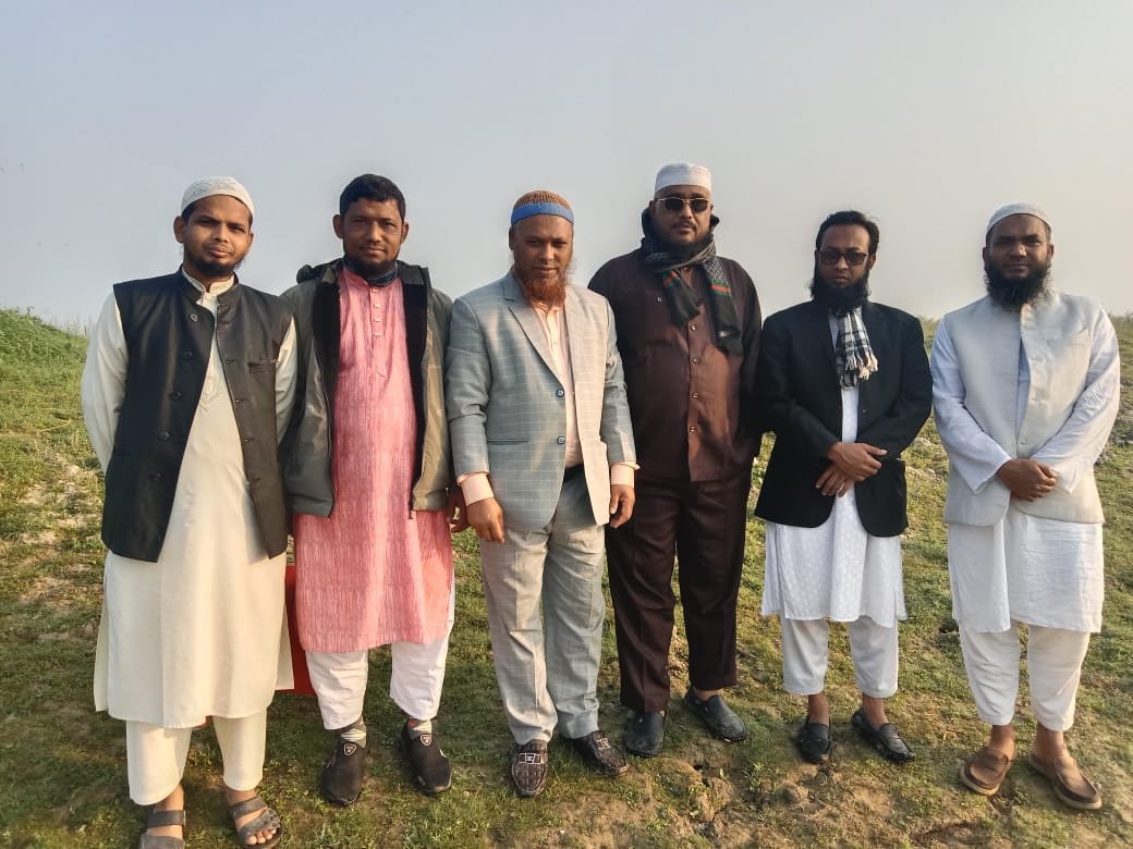 হাওরের সৌন্দর্যে রাজনীতির সৌহার্দ্য