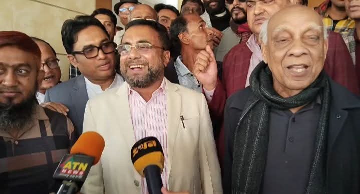 মুশফিকুর রহমানকে সমর্থন জানিয়ে স্বতন্ত্র প্রার্থিতা প্রত্যাহার নাছির উদ্দিন হাজারীর