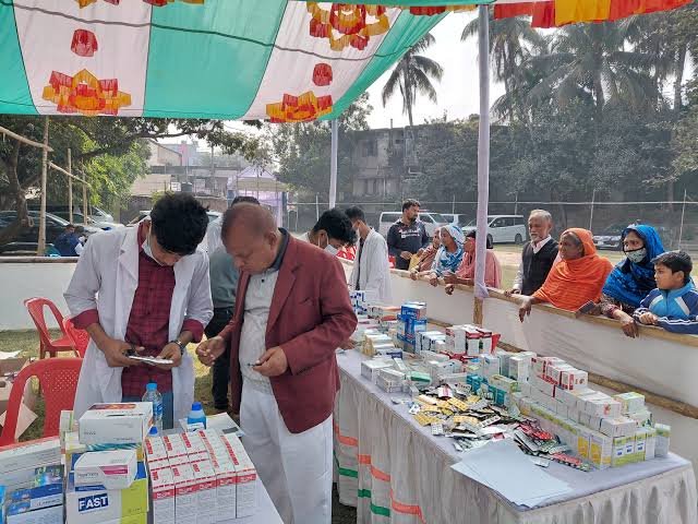 বাগেরহাটে দিনব্যাপী ফ্রি মেডিকেল ক্যাম্প অনুষ্ঠিত
