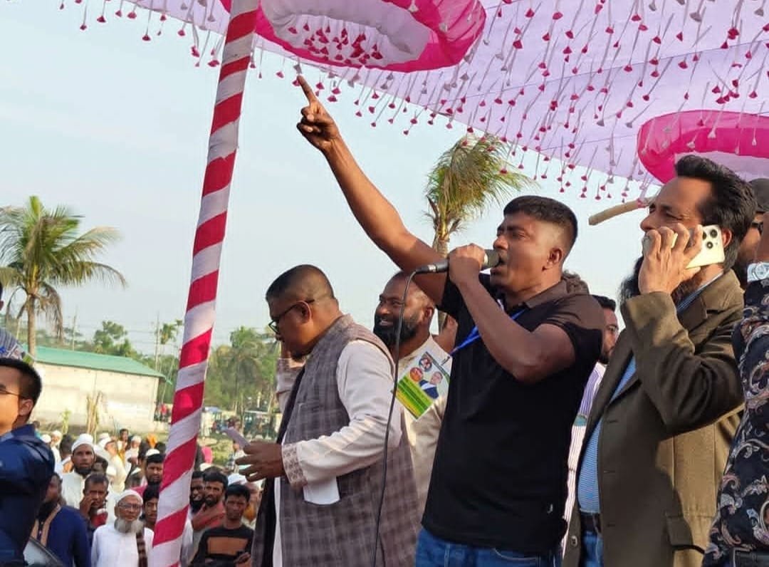 দক্ষিণ আইচা মহিলা কর্মী সমাবেশে ছাত্রদল নেতার বক্তব্য
