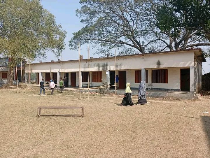 তুলাই-শিমুল কেন্দ্রে সকালে উৎসবমুখর ভোটগ্রহণ, দুপুরে কমে যায় উপস্থিতি; কারচুপির অভিযোগ ও অস্বীকার