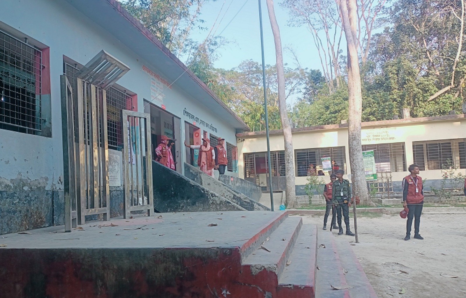 শান্তিপূর্ণভাবে শেষ হলো ঢাকা-১ আসনের ভোটযুদ্ধ, শুরু হয়েছে গণনা