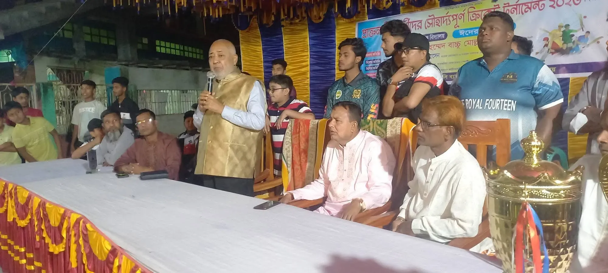 নাইট ক্রিকেটে প্রাণ ফিরল তারাগুনিয়ায়, প্রাক্তনদের আয়োজনে দুই দিনের ক্রীড়া উৎসব।