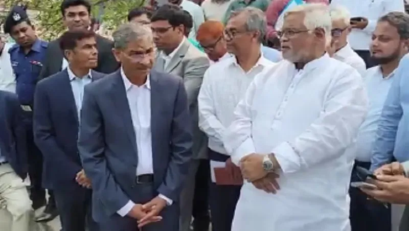 কেরানীগঞ্জে আমান উল্লাহ আমানকে সাথে নিয়ে আটি খাল পরিদর্শন করলেন পানি সম্পদ মন্ত্রী 