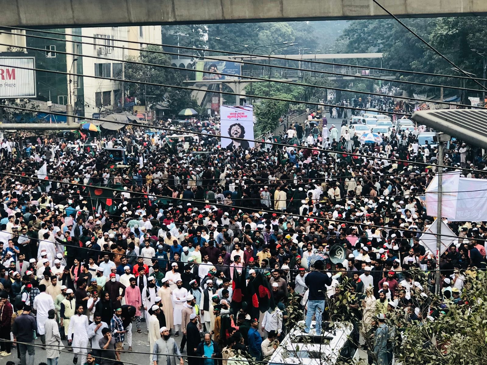 হাদি হত্যার বিচার দাবিতে  শাহবাগ অবরোধ