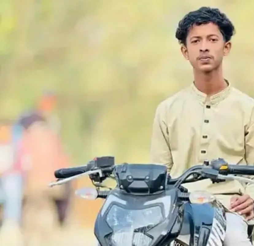 কুমারখালীতে মোটরসাইকেল দুর্ঘটনায় স্কুলশিক্ষার্থীর মৃত্যু।