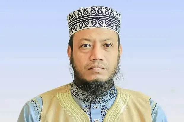 বক্তব্যকে ঘিরে বিতর্ক, মন্ত্রীকে কটূক্তির অভিযোগে এমপি আমির হামজার বিরুদ্ধে মামলা।
